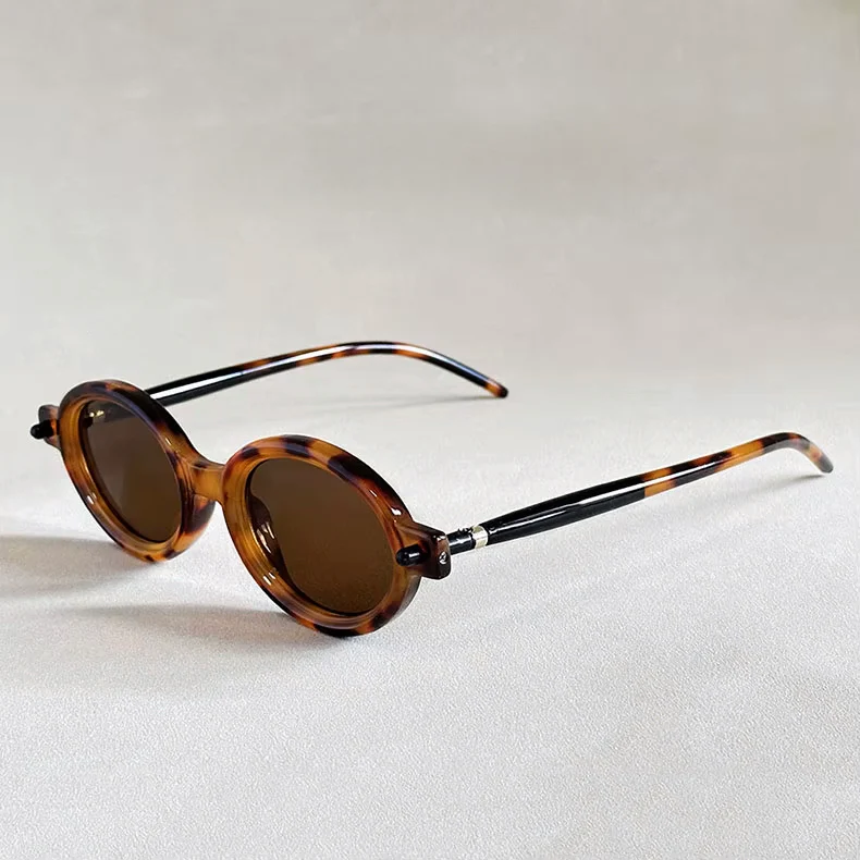 Aurelia Retro Oval Sunglasses - Image 5