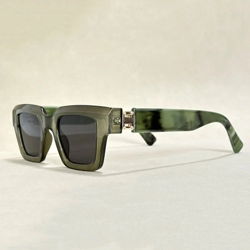 Bold Vision Retro Sunglasses - Image 7