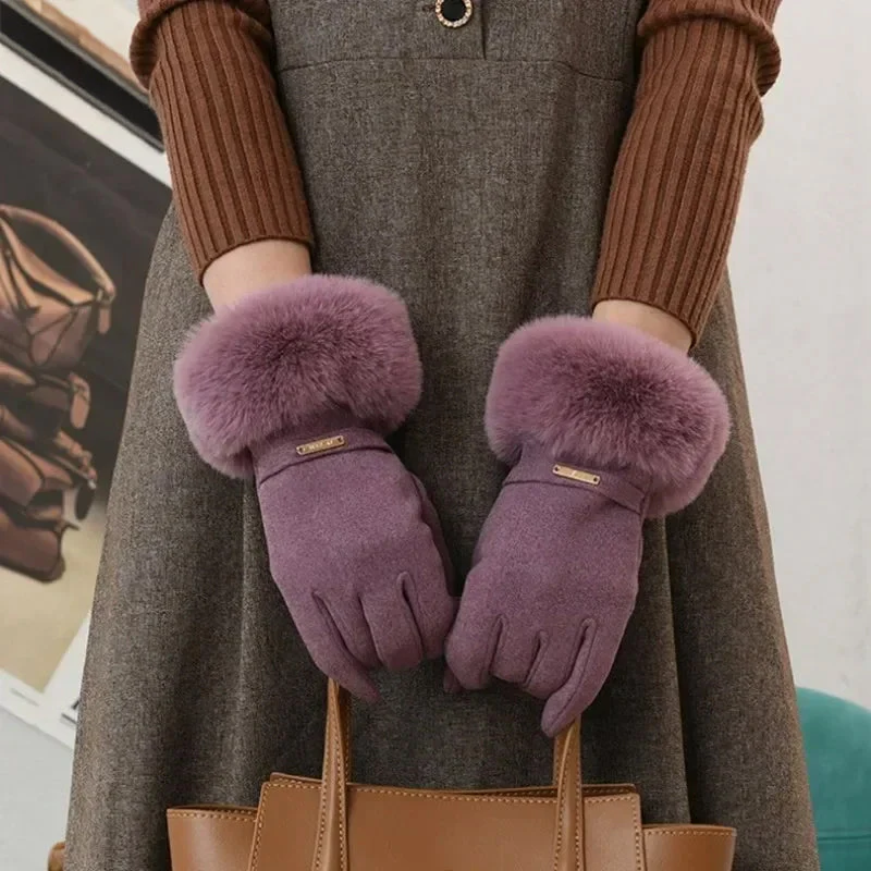 Chic Plush Cuff Winter Gloves - Image 2
