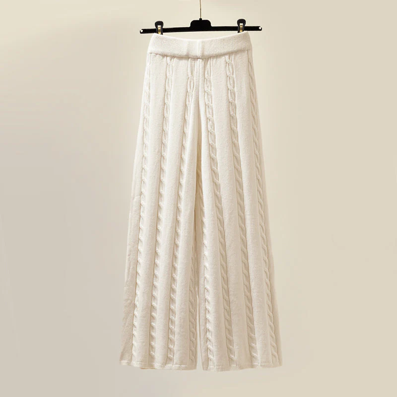 Chloé Montclair Cozy Elegance Set - Image 4