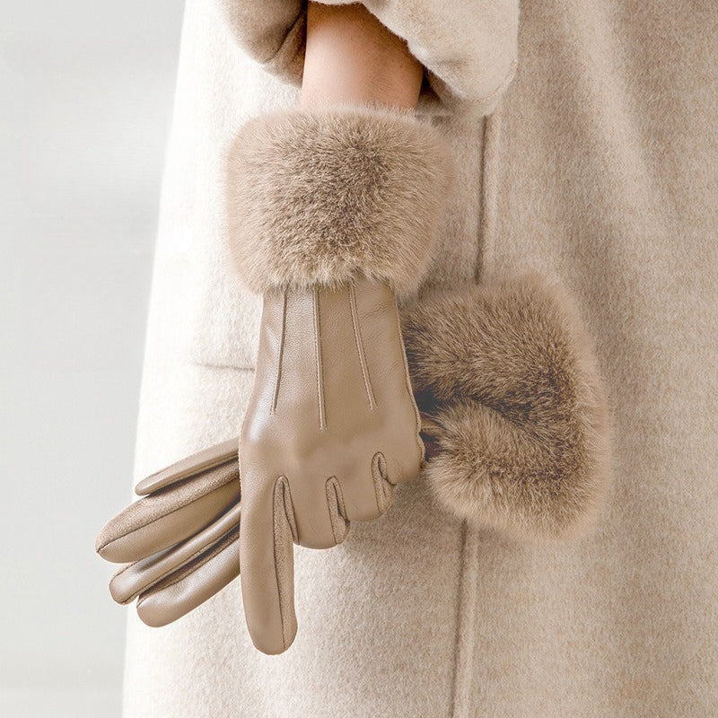 Chloé Montclair Gloves with Faux Fur Cuff - Image 4