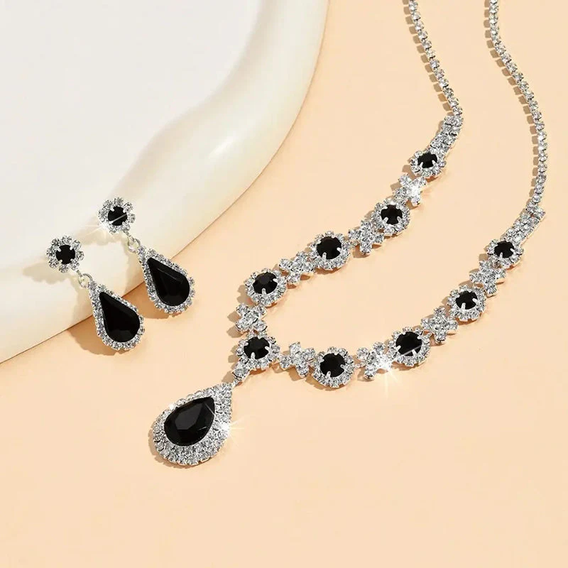 Elegant Jewelry Set with Necklace and Drop Earrings - Image 6