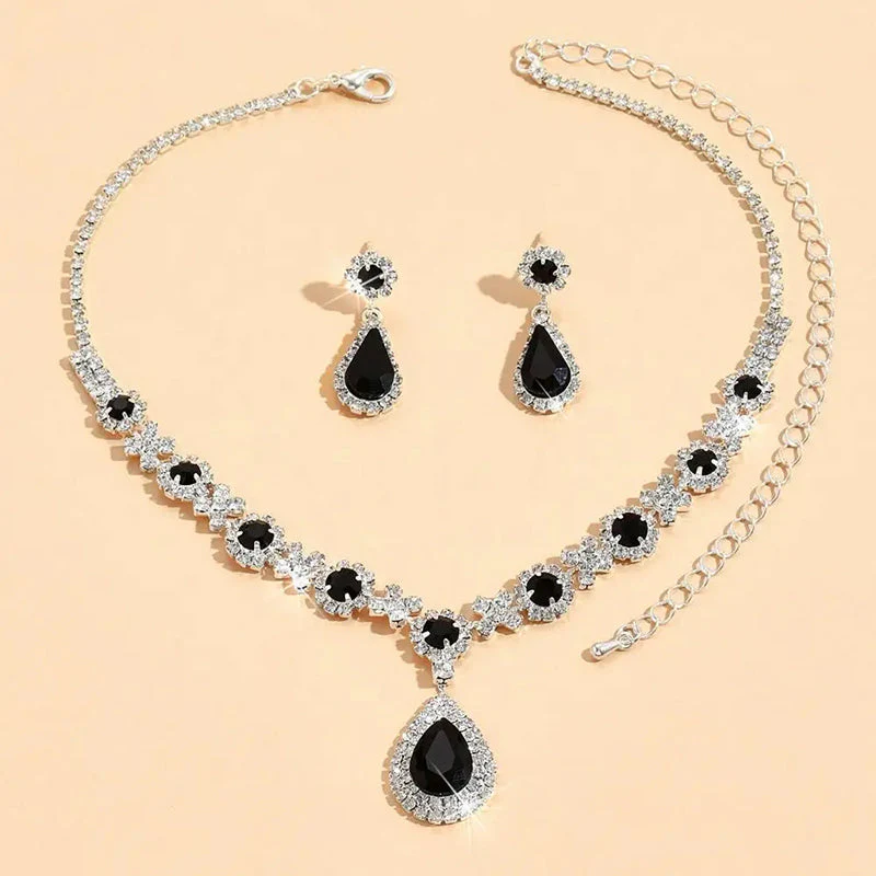 Elegant Jewelry Set with Necklace and Drop Earrings - Image 7