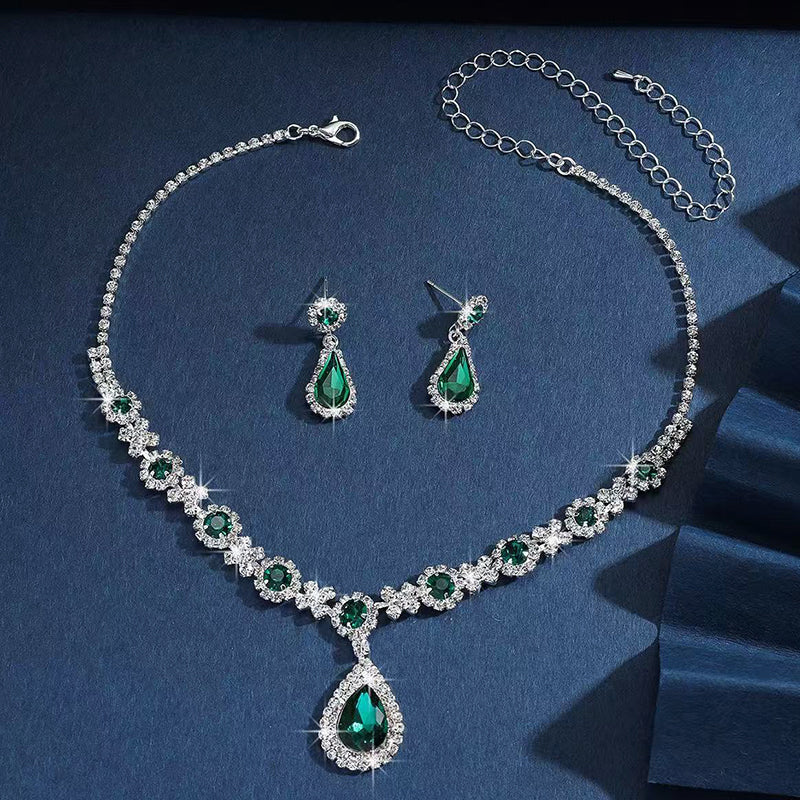 Elegant Jewelry Set with Necklace and Drop Earrings - Image 8