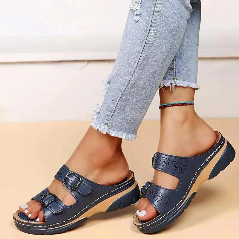 Sofia Amoretti Open-Toe Sandals with Adjustable Buckles - Image 4