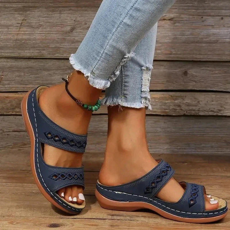 Sofia Amoretti Sandals with Decorative Cutout Straps - Image 3