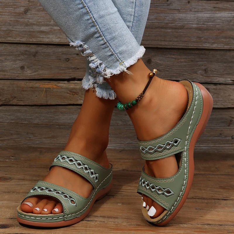 Sofia Amoretti Sandals with Decorative Cutout Straps - Image 7