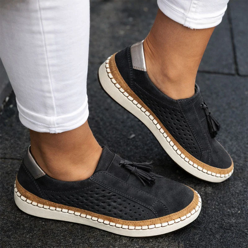 Sofia Amoretti Suede Shoes with Tassel Detail - Image 3