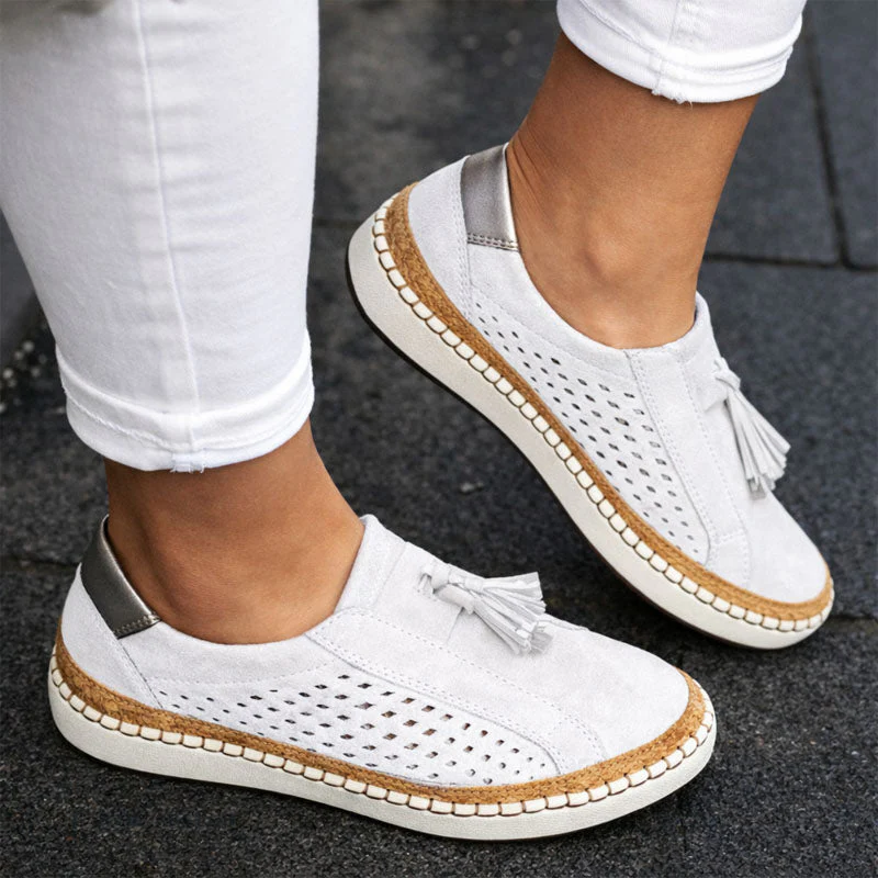 Sofia Amoretti Suede Shoes with Tassel Detail - Image 4