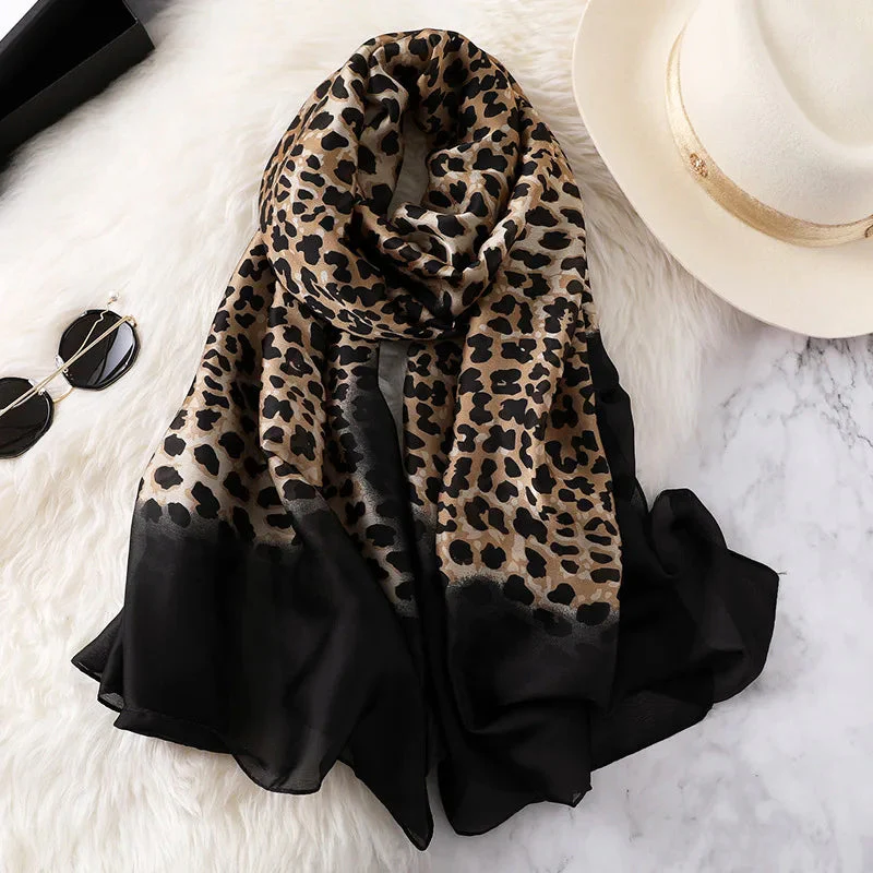 Sofia Amoretti Thin Scarf with Leopard Pattern - Image 2