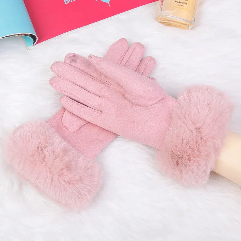 VeluLuxe Faux Fur Winter Gloves - Image 4