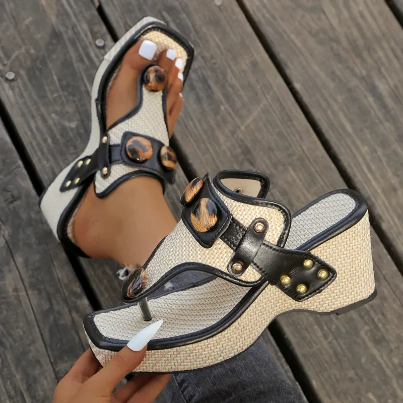 Women’s Woven Platform Sandals with Decorative Buckles - Image 5